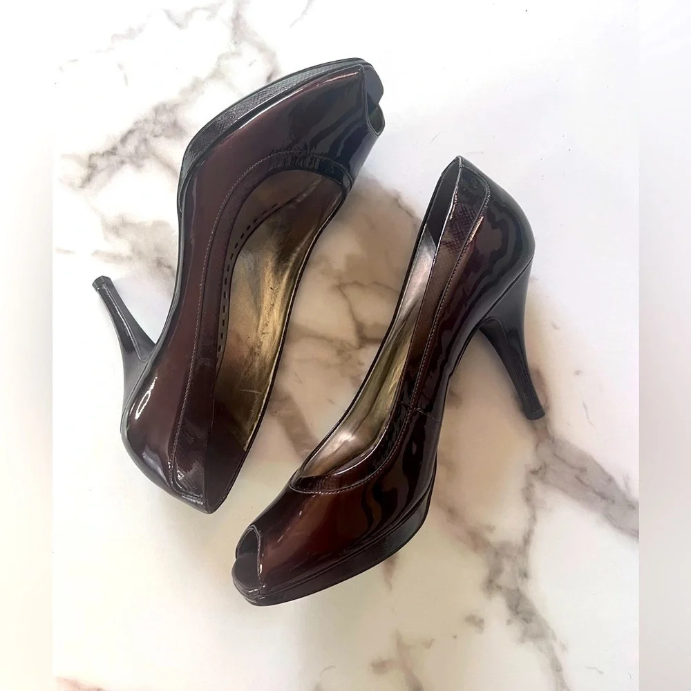 Women’s Gianni Bini peep toe heels